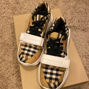 Burberry Sneakers